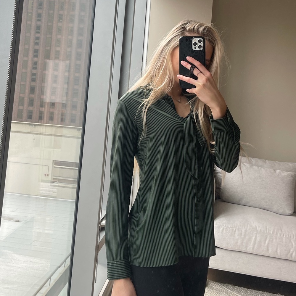 Uniqlo Button down blouse